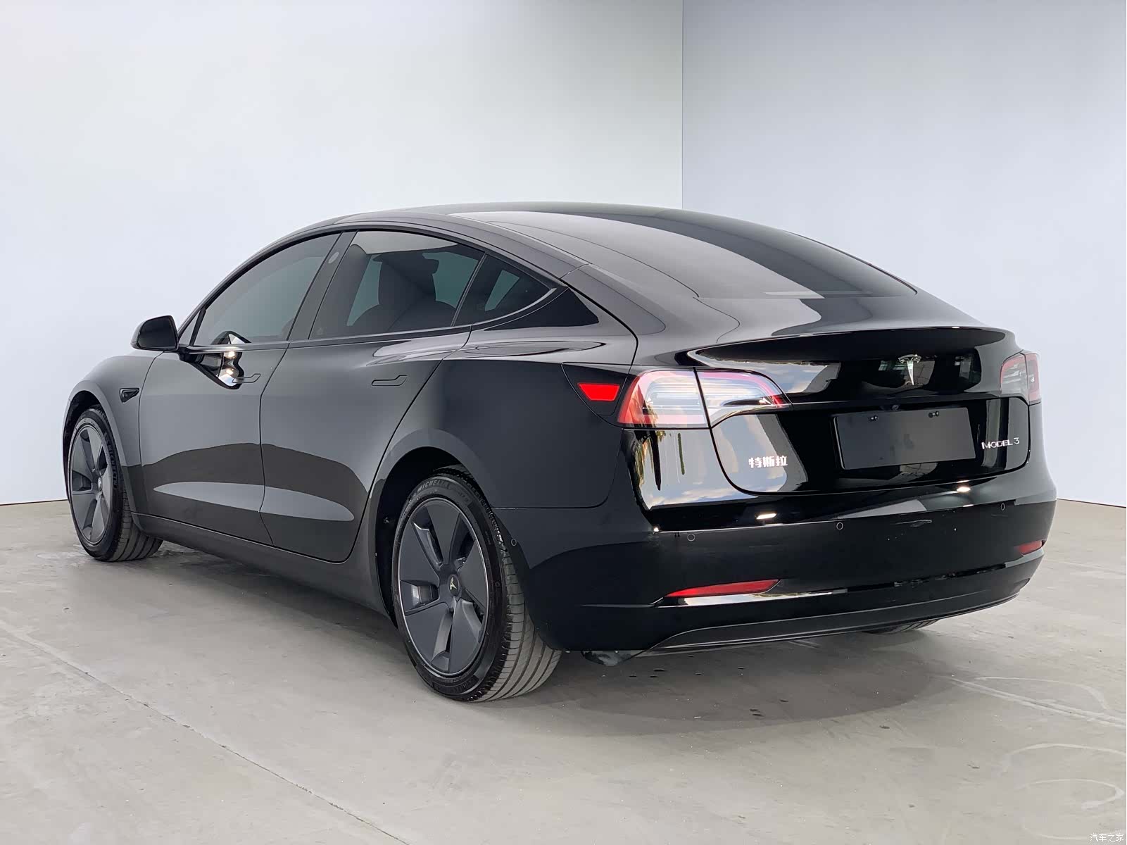 Tesla Model 3, 2023 все фото