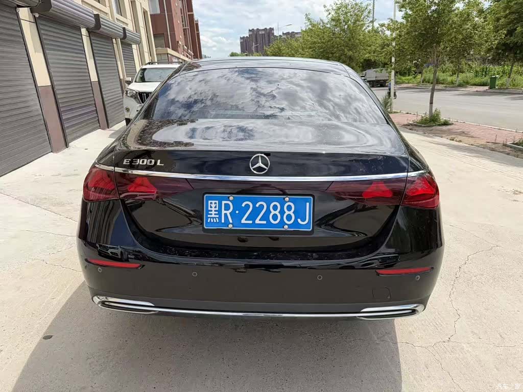 Mercedes-Benz E-Class, 2024 4