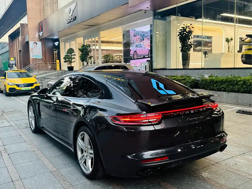 Porsche Panamera