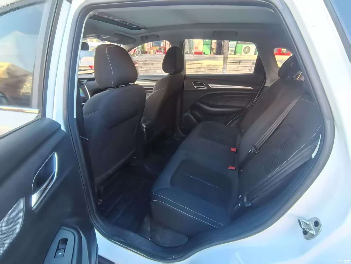 Roewe RX3, 2020 9