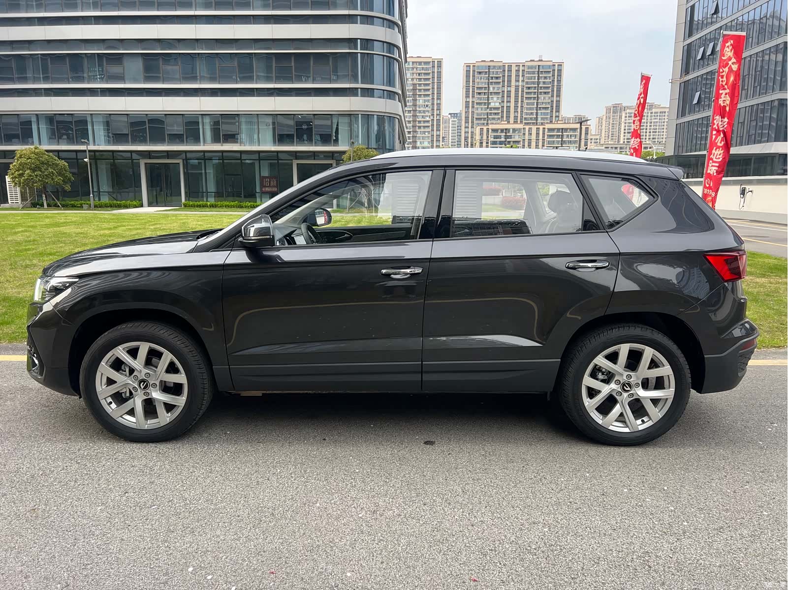 Volkswagen VS5, 2023 3
