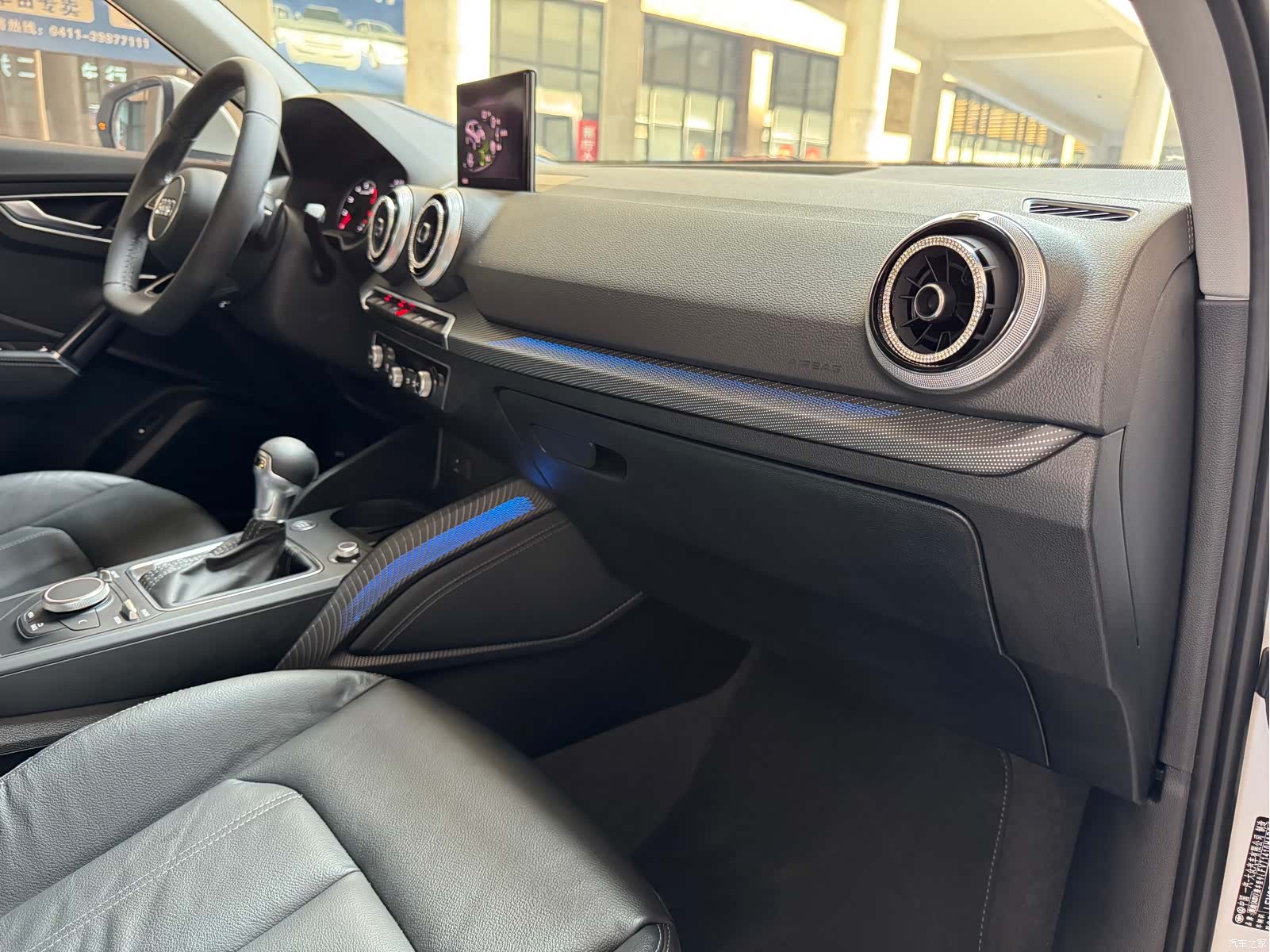 Audi Q2L, 2023 27