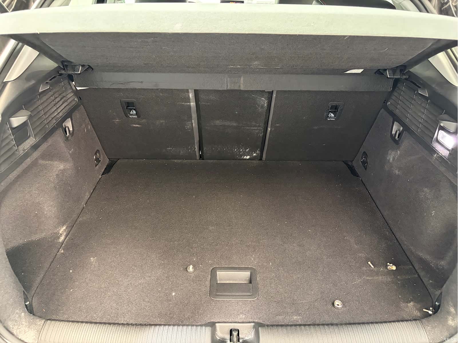 Audi Q2L, 2025 17