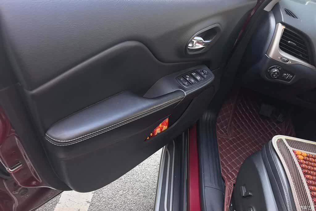Jeep Cherokee, 2016 7