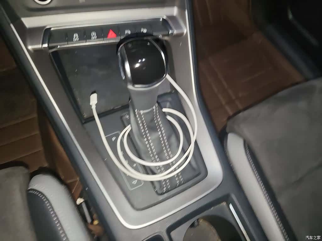 Audi Q3, 2022 10