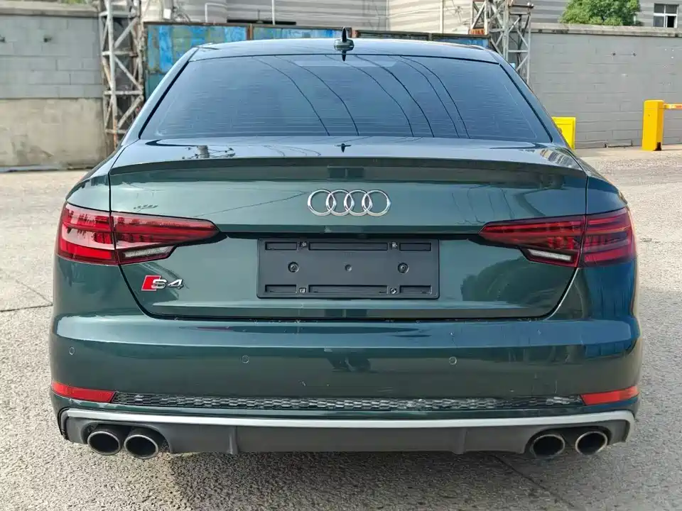 Audi S4