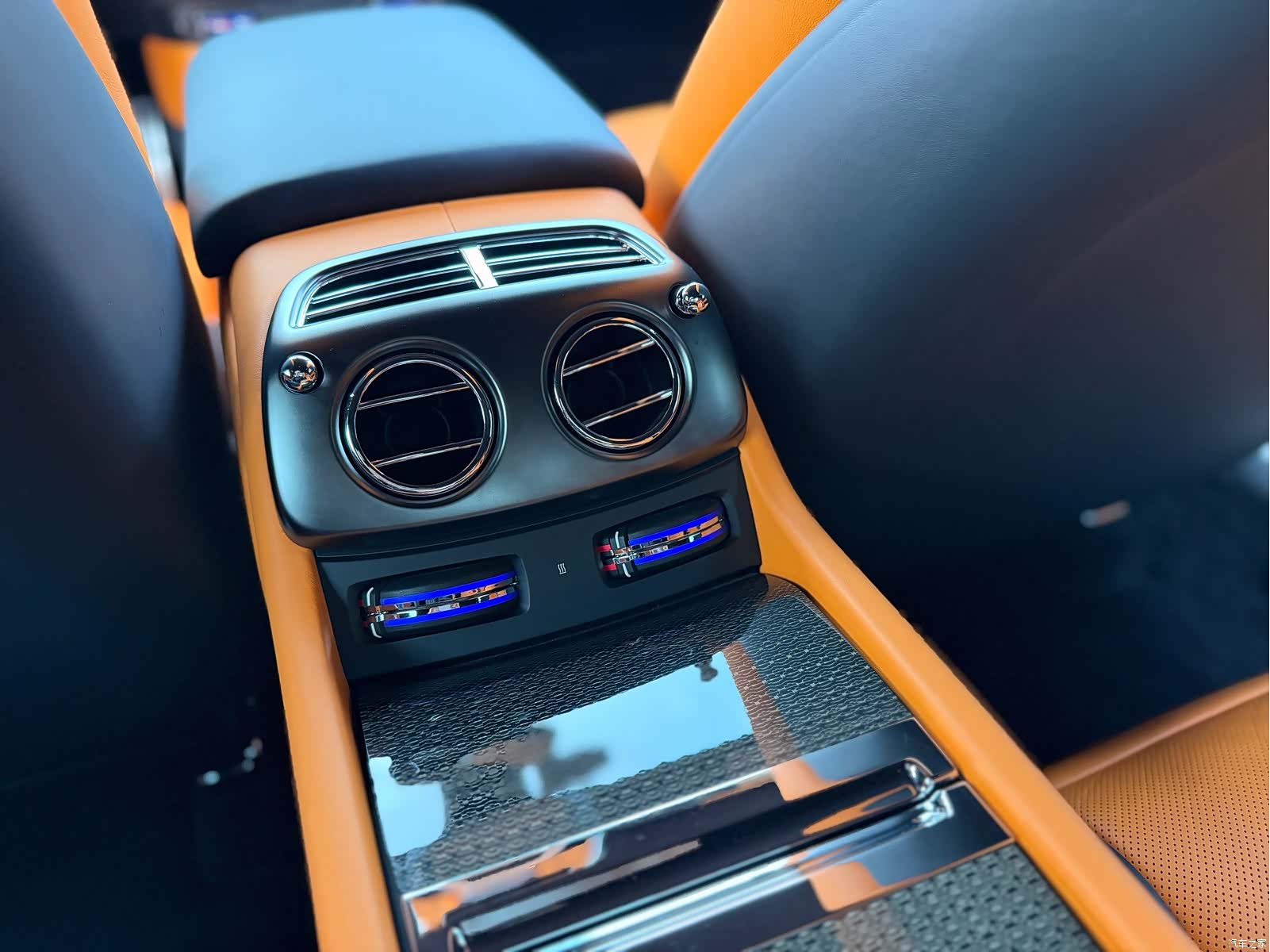 Rolls-Royce Wraith, 2022 14