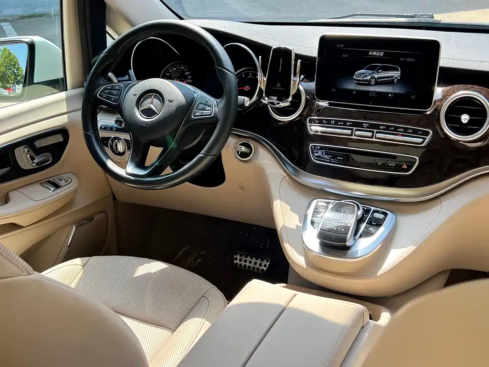 Mercedes-Benz V-class