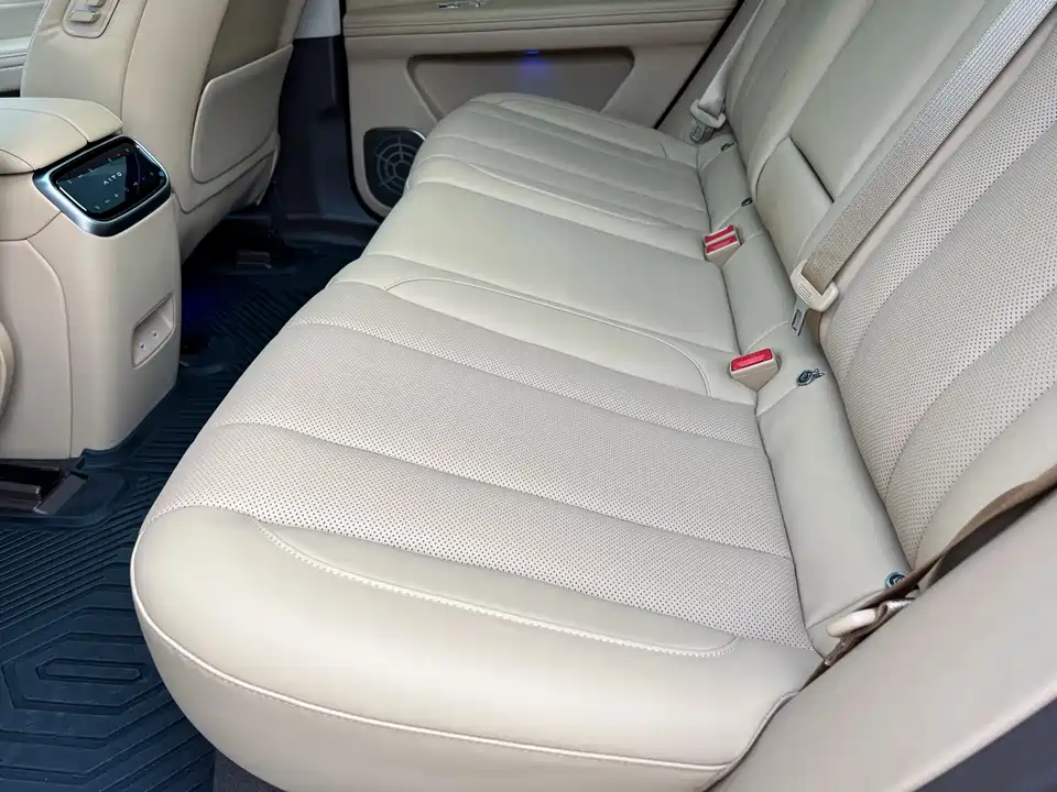 AITO Ask the world M7