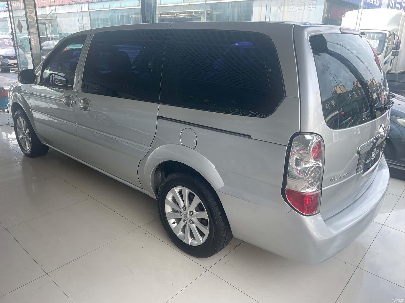 Buick GL8, 2017 19