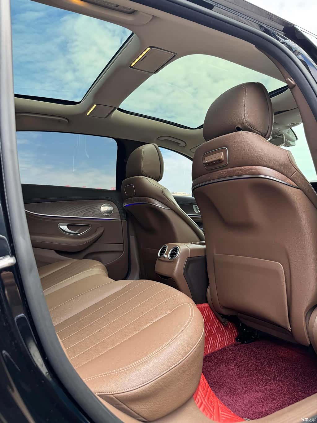 Mercedes-Benz E-Class, 2020 14