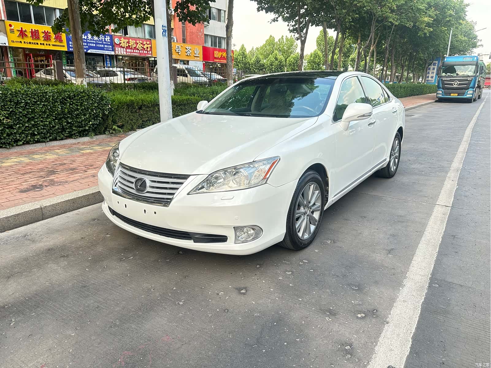 Lexus ES, 2010 1