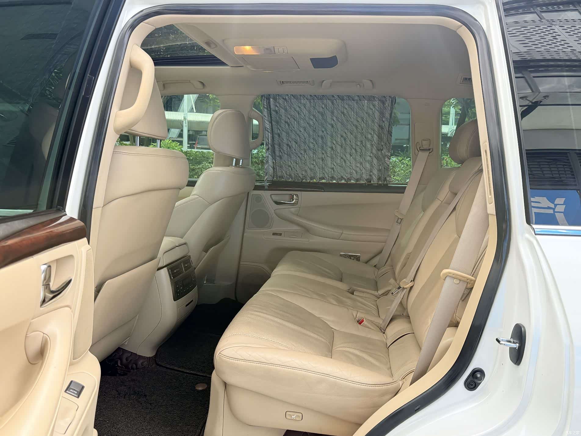 Lexus LX, 2008 7