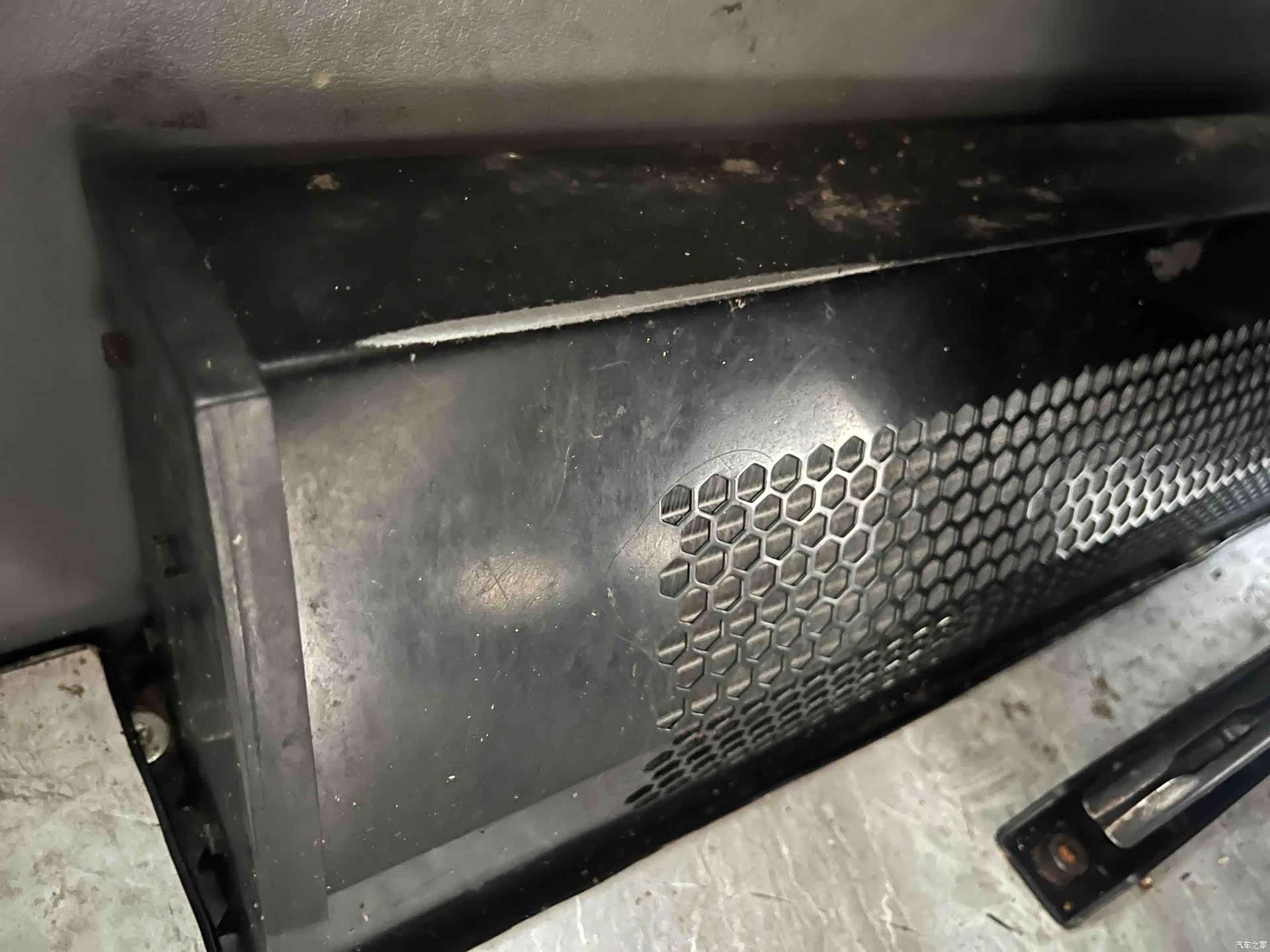 Maxus V80, 2025 11