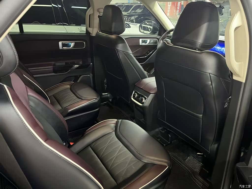Ford Explorer, 2023 17