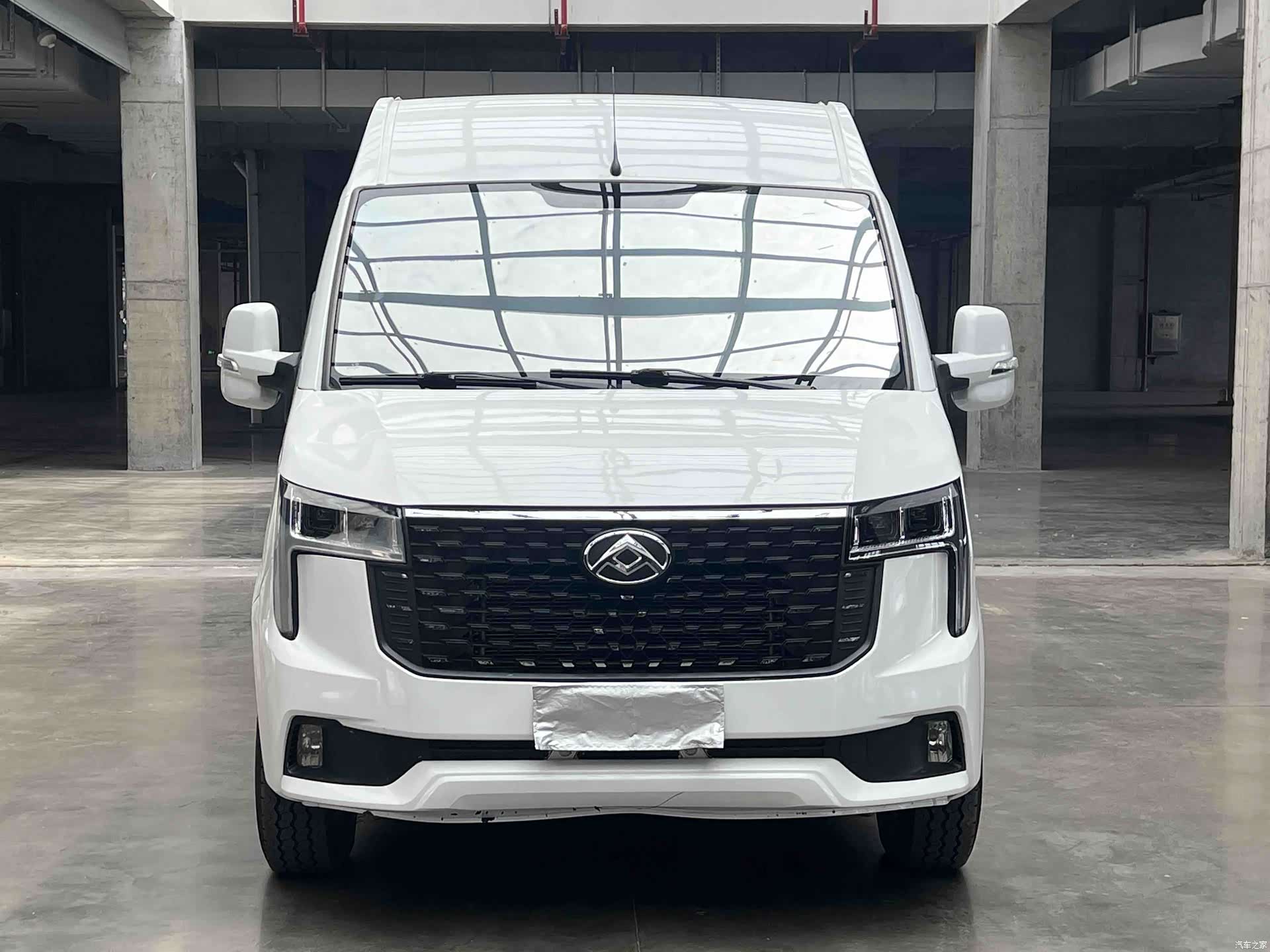 Maxus V80, 2025 2