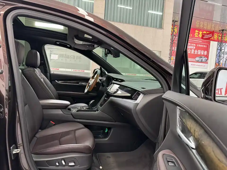 Cadillac XT6
