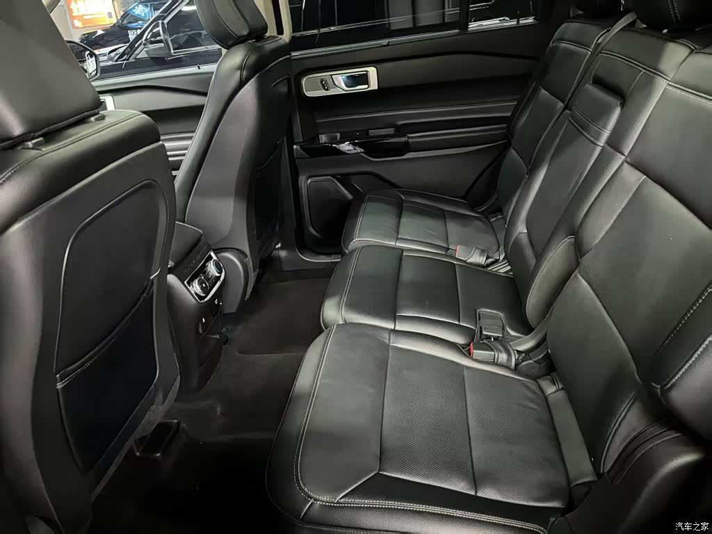 Ford Explorer, 2022 14