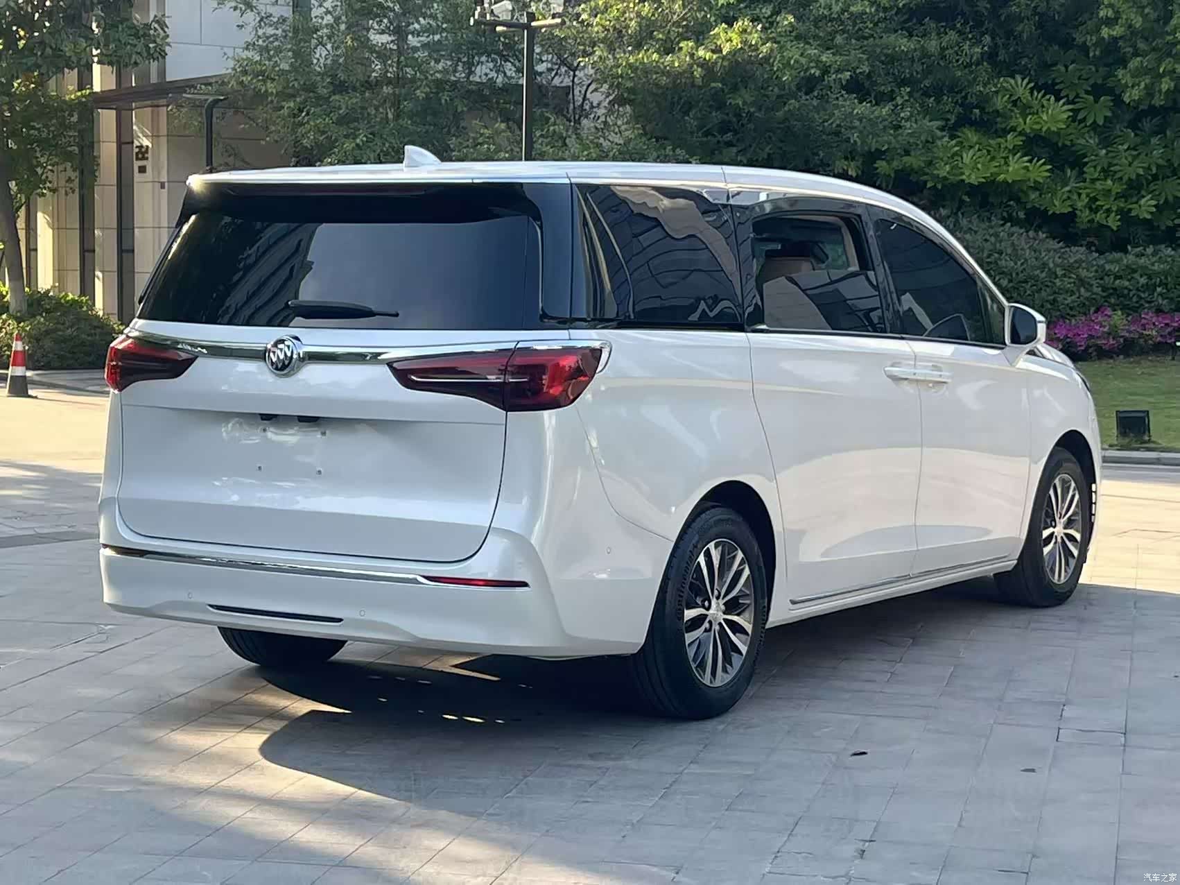Buick GL8, 2023 4