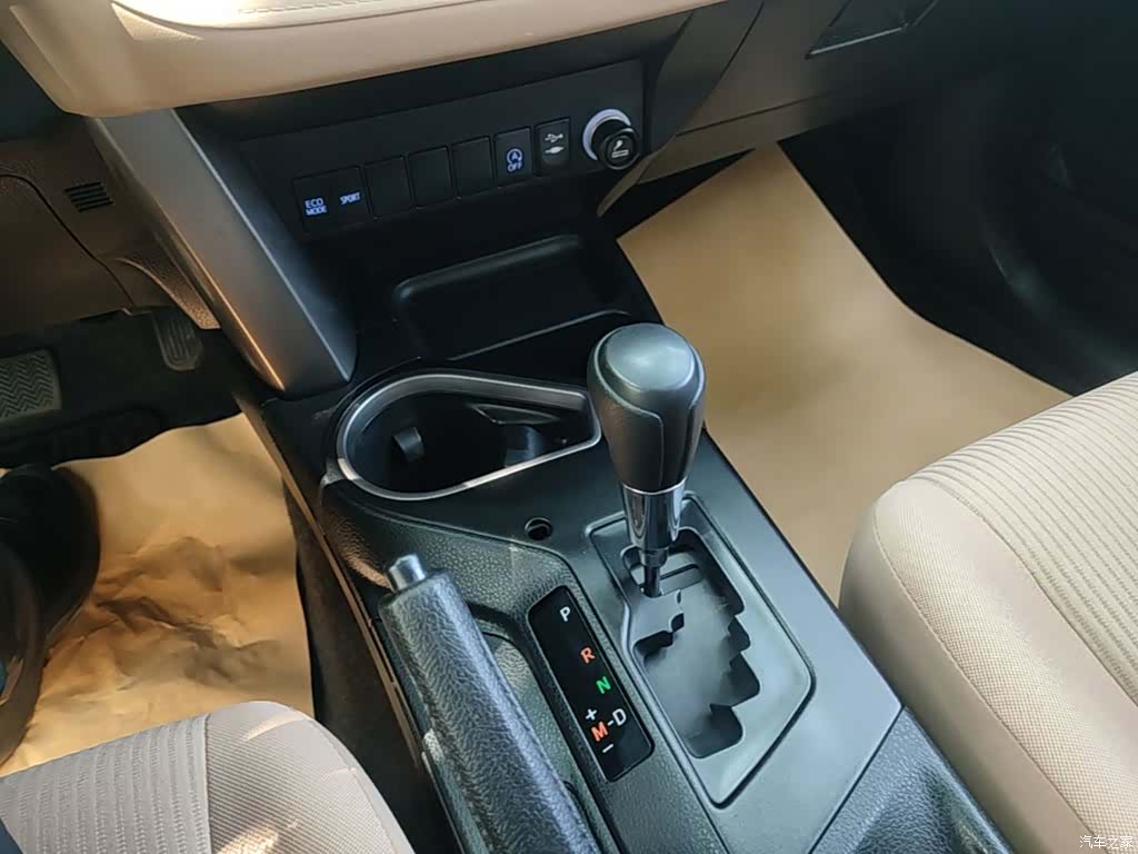 Toyota RAV4, 2017 14