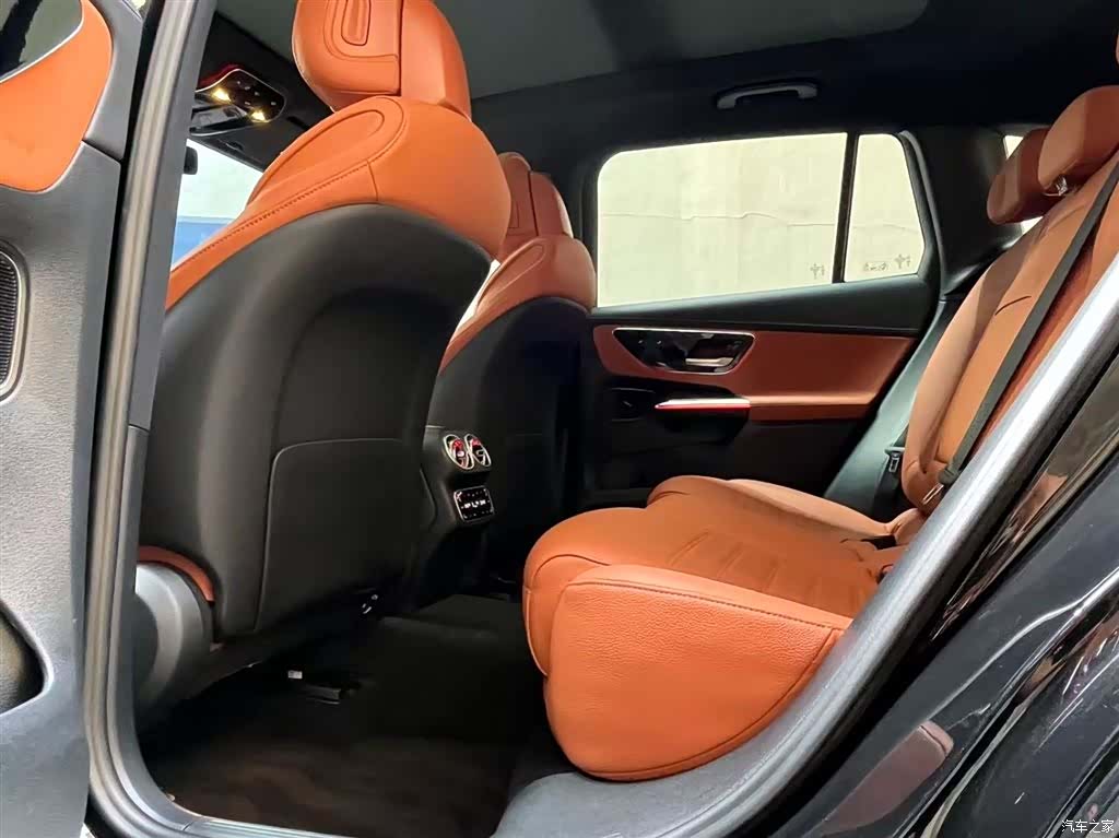 Mercedes-Benz GLC, 2023 10