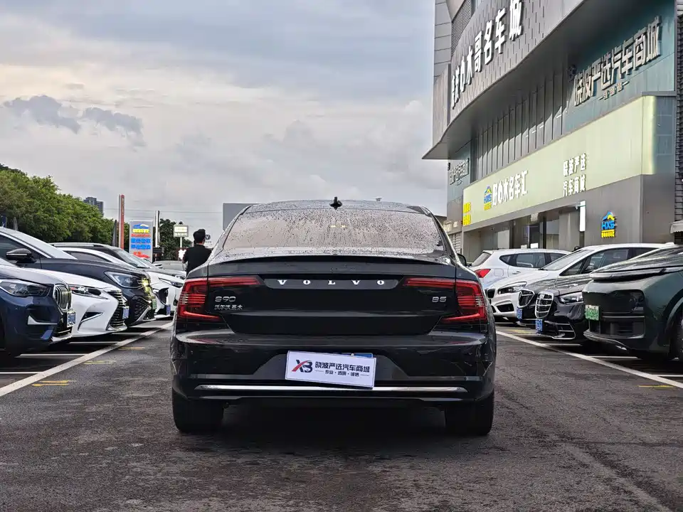 Volvo S90