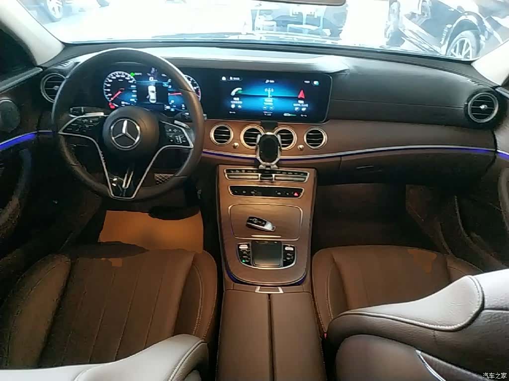 Mercedes-Benz E-Class, 2023 10