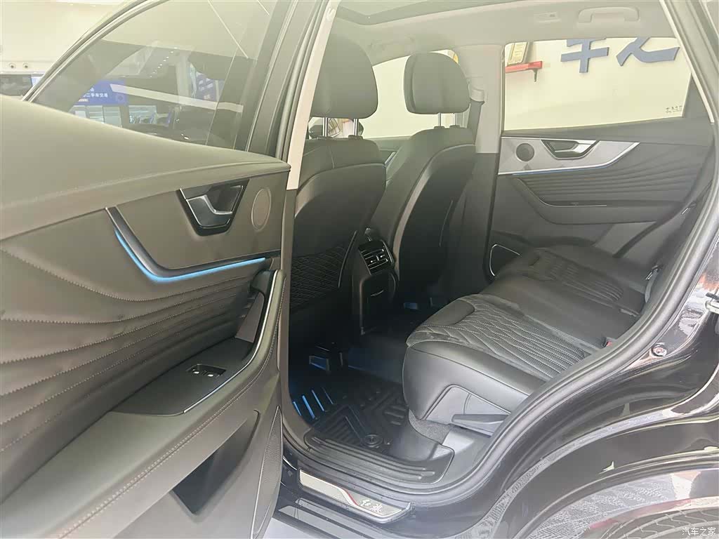 Hongqi HS5, 2024 23