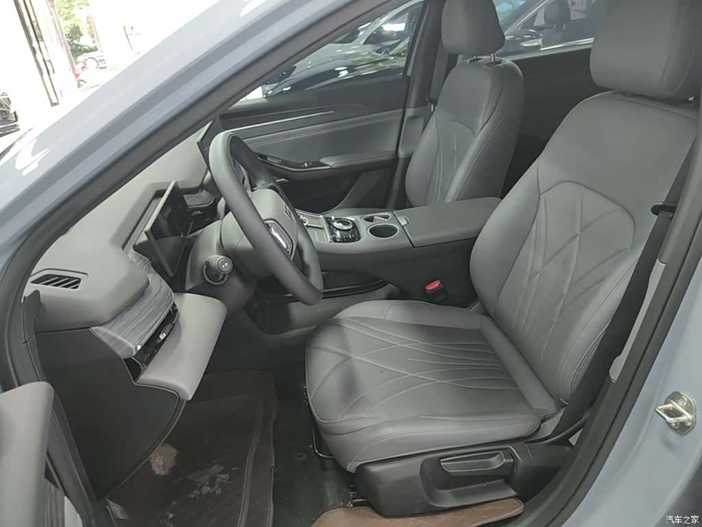 Geely Galaxy L6, 2025 15