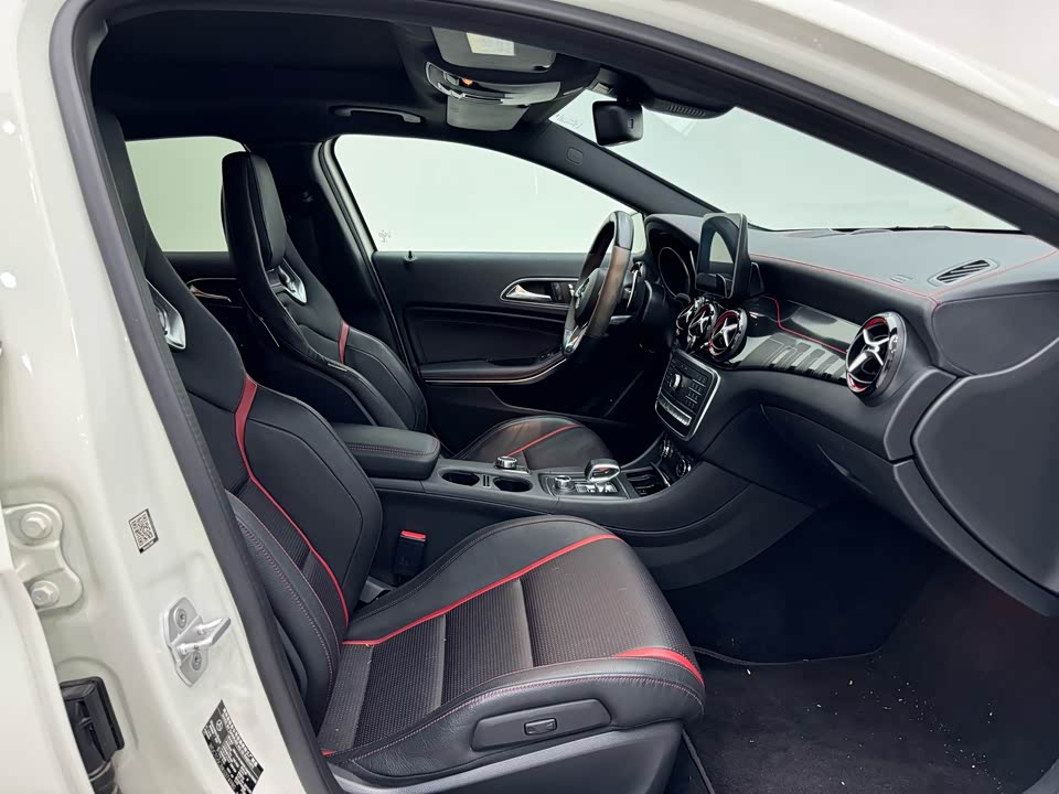 Mercedes-Benz GLA AMG