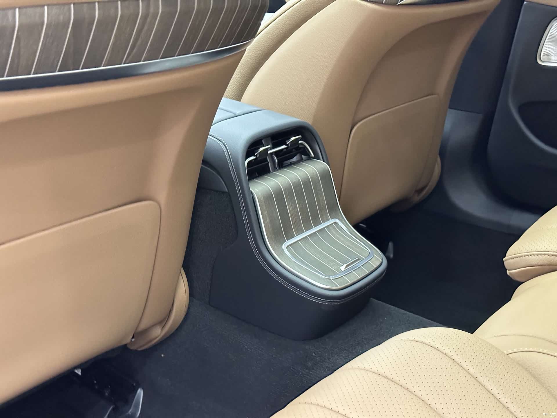 Mercedes-Benz E-Class, 2026 18
