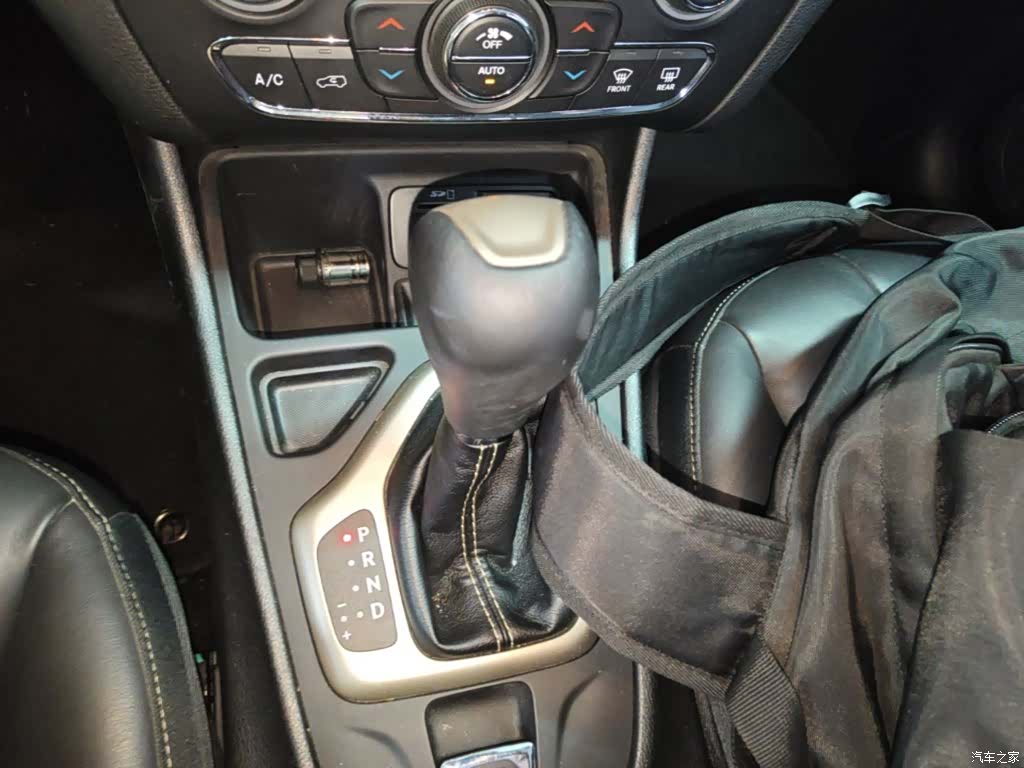 Jeep Cherokee, 2016 14
