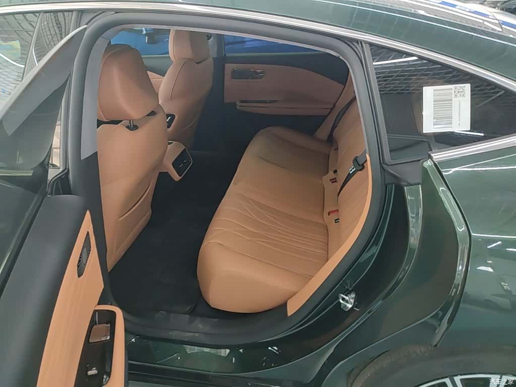 Geely 8, 2025 17