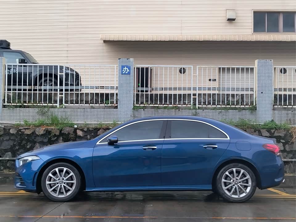 Mercedes-Benz Class A Mercedes-Benz Class A