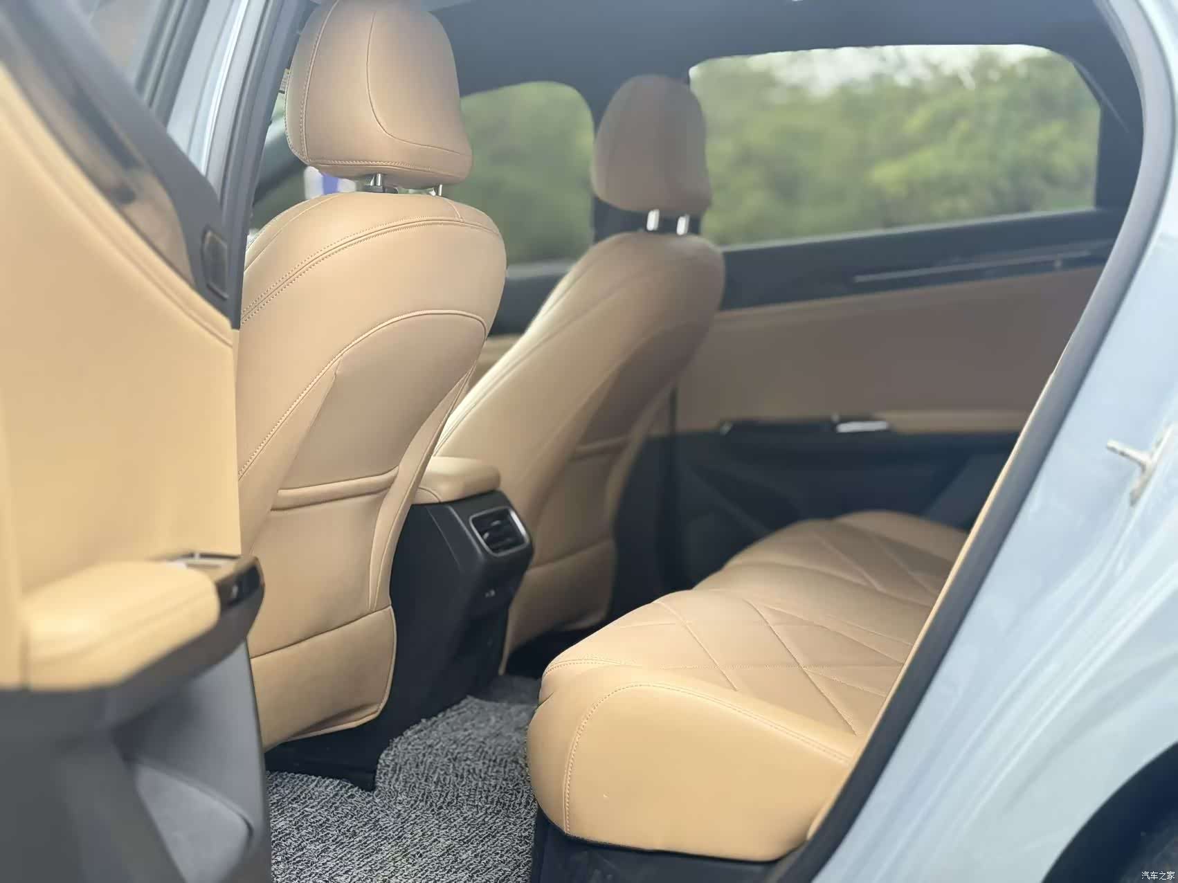 Geely Galaxy L6, 2023 8