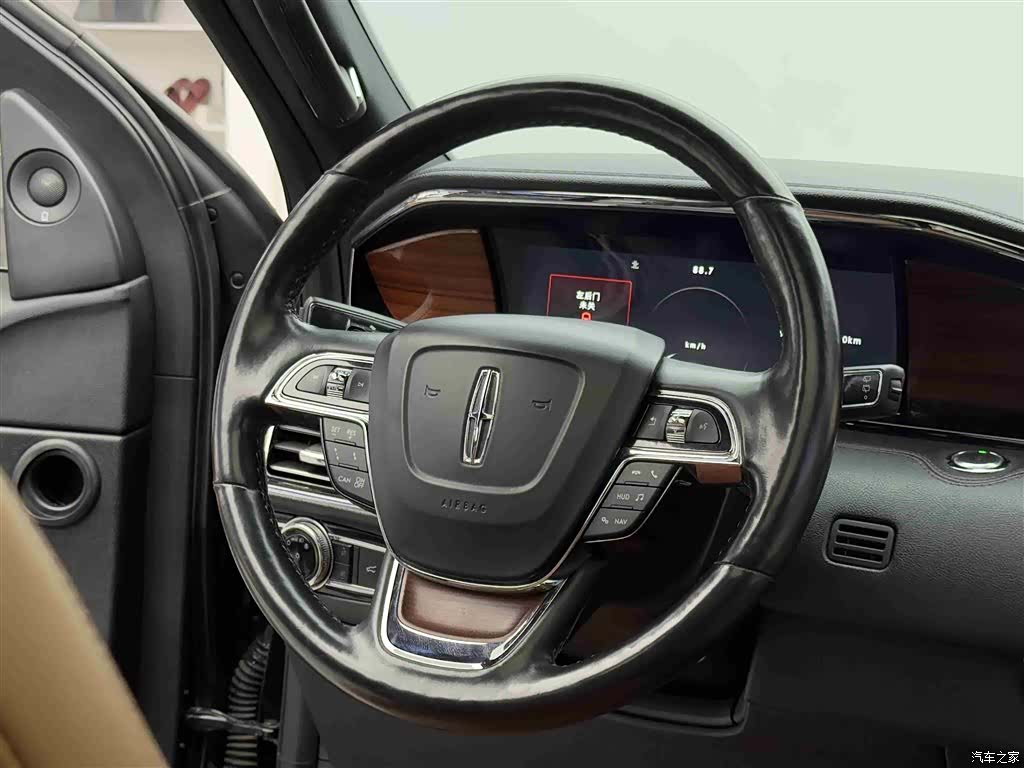 Lincoln Navigator, 2022 12
