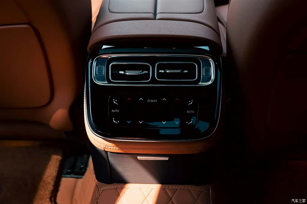 Mercedes-Benz S-Class, 2024 12