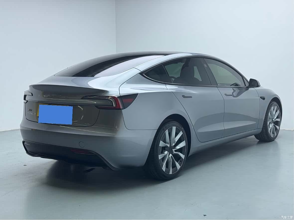 Tesla Model 3, 2025 9