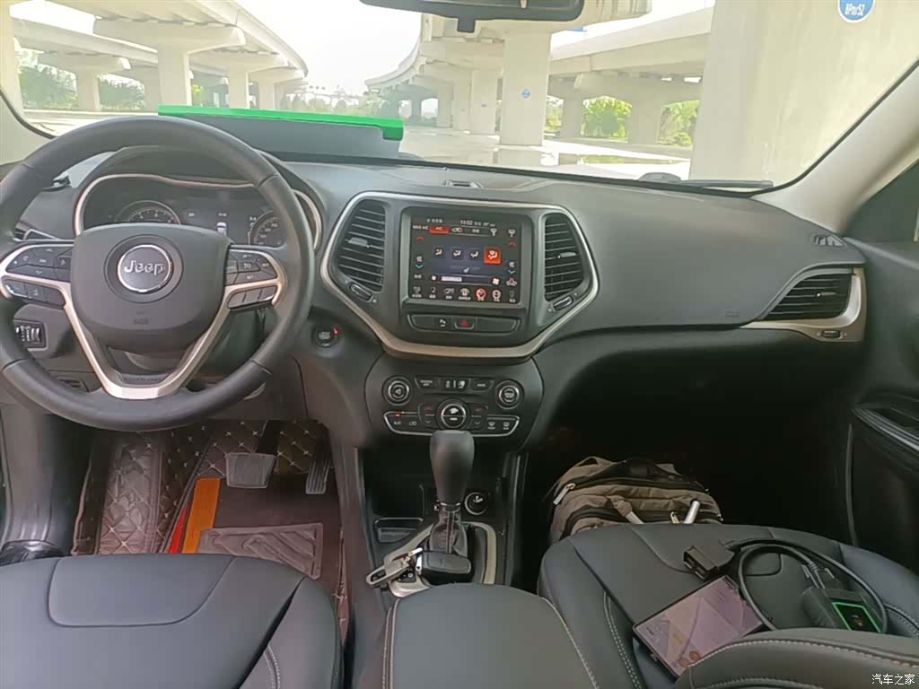 Jeep Cherokee, 2017 13