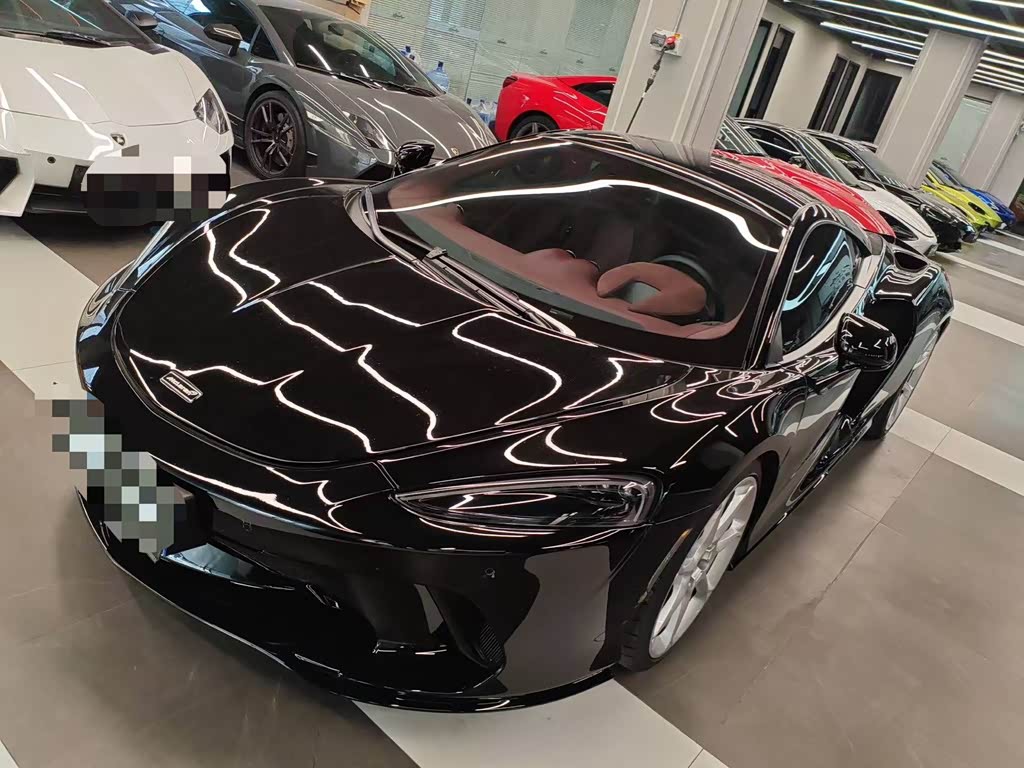 McLaren GT