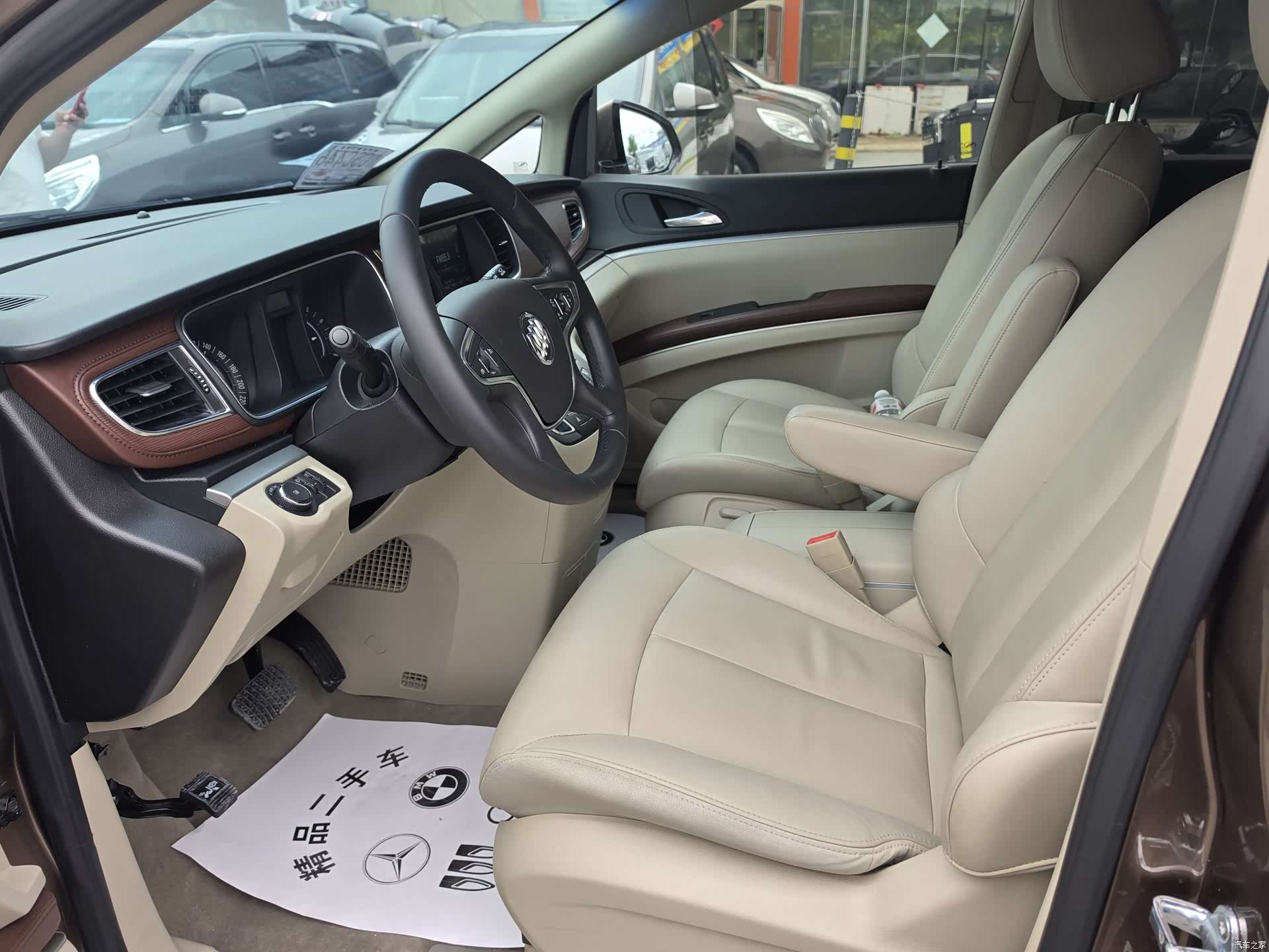 Buick GL8, 2020 4