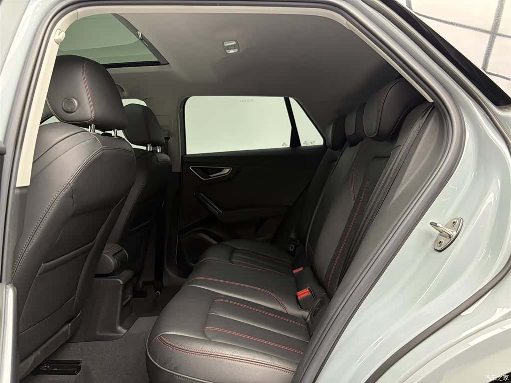 Audi Q2L, 2023 19