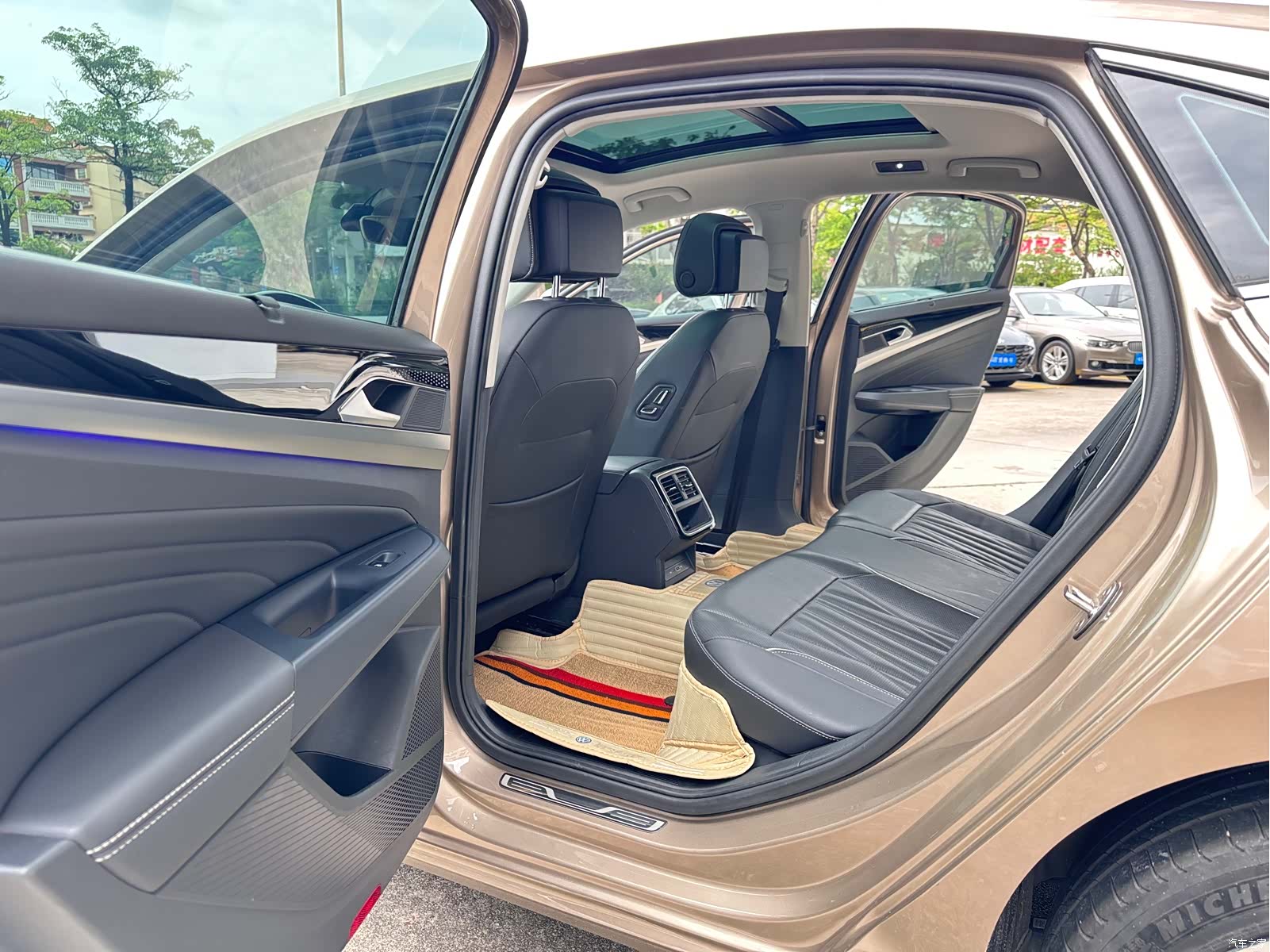 Volkswagen Passat, 2022 10