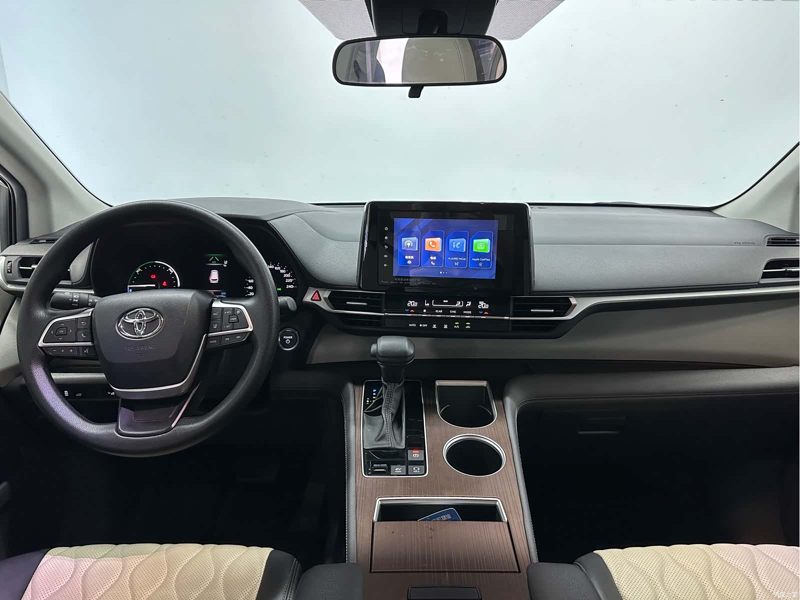 Toyota Sienna, 2023 13