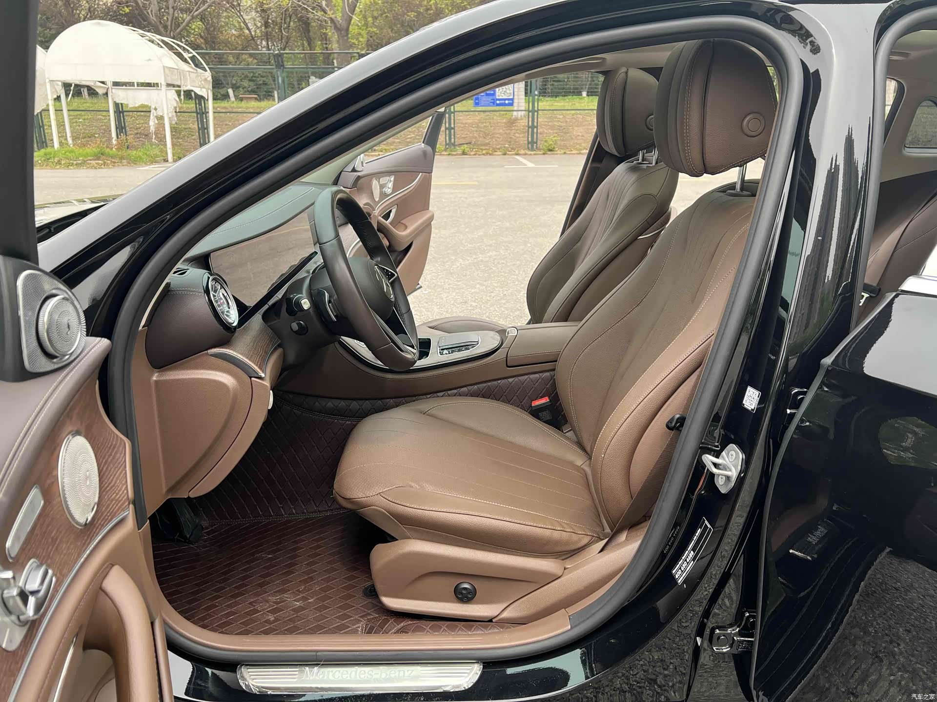 Mercedes-Benz E-Class, 2023 4