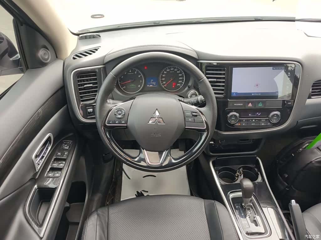 Mitsubishi Outlander, 2018 11