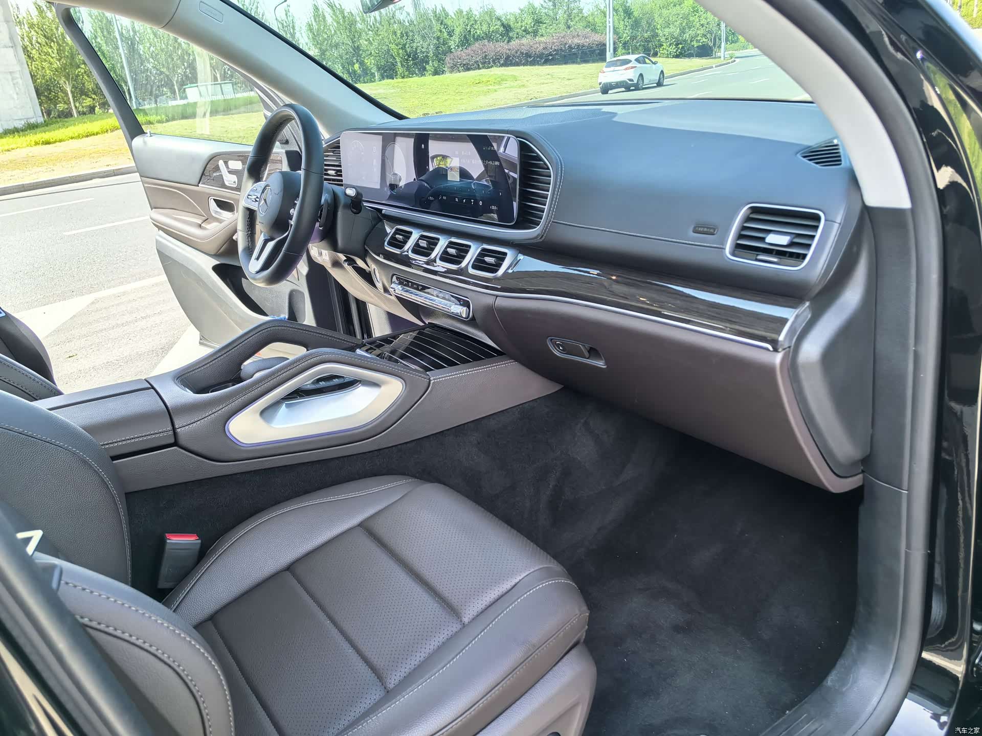 Mercedes-Benz GLE, 2023 13