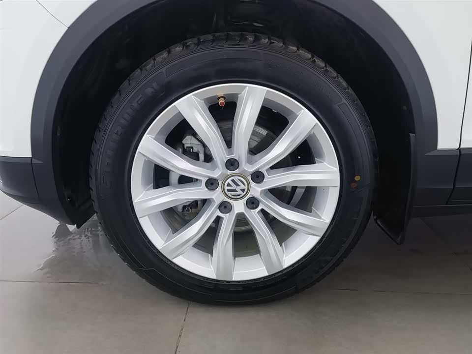 Volkswagen T-ROC exploring Songs