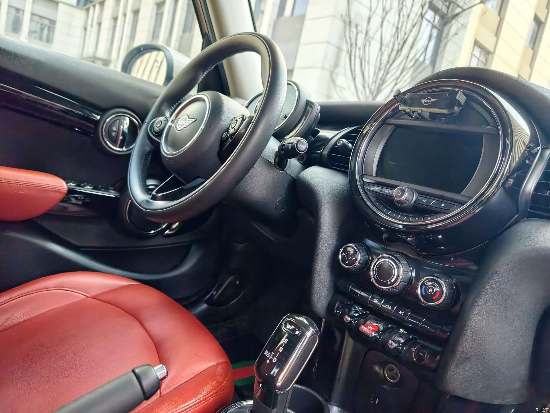 Mini ONE, 2021 14