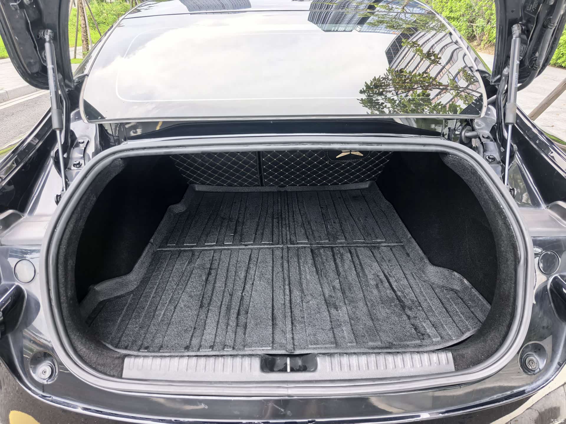 Xpeng P7, 2021 15